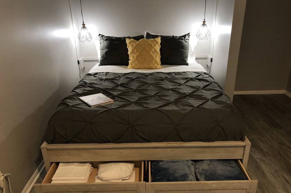 Photo of Bedroom in Oswego