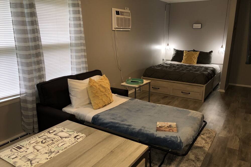 Photo of Bedroom in Oswego
