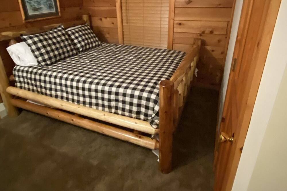 Photo of Bedroom in North Creek