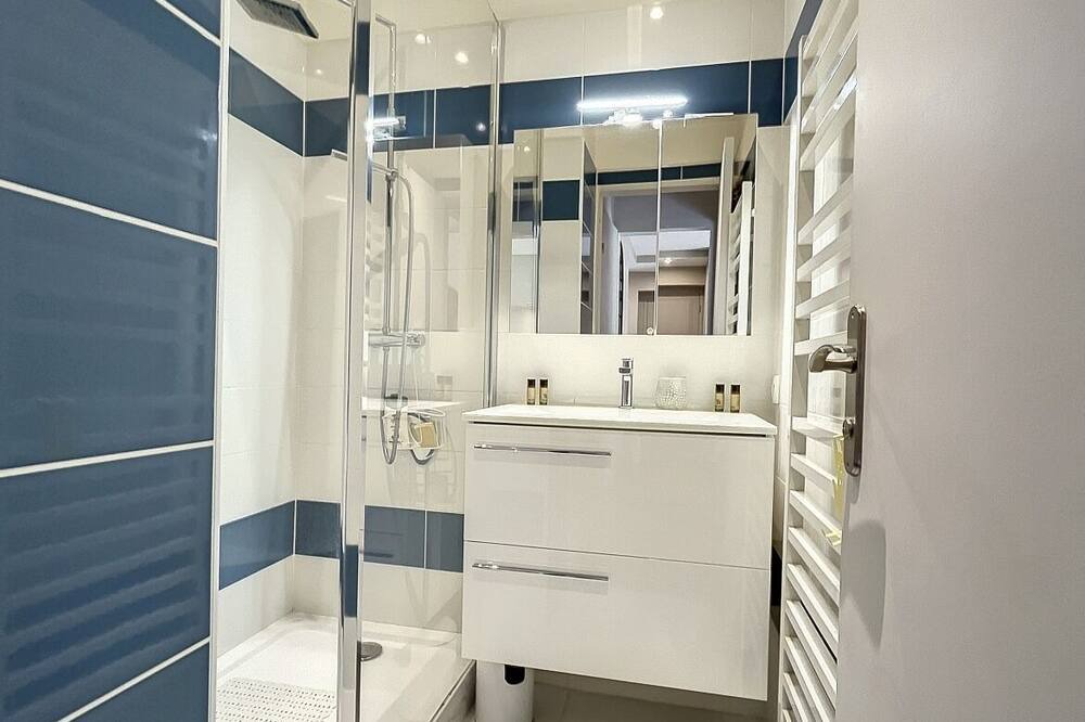 Photo of Bathroom in Saint-Arnoult