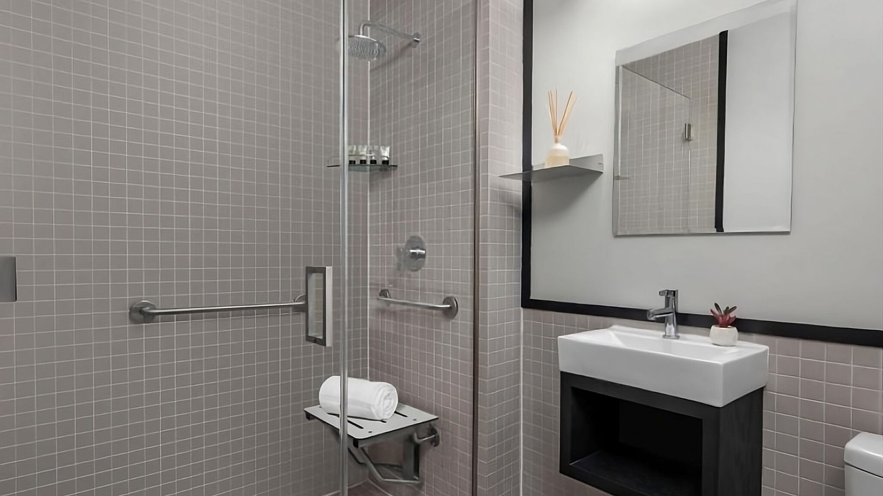 Photo of Others in Hiler