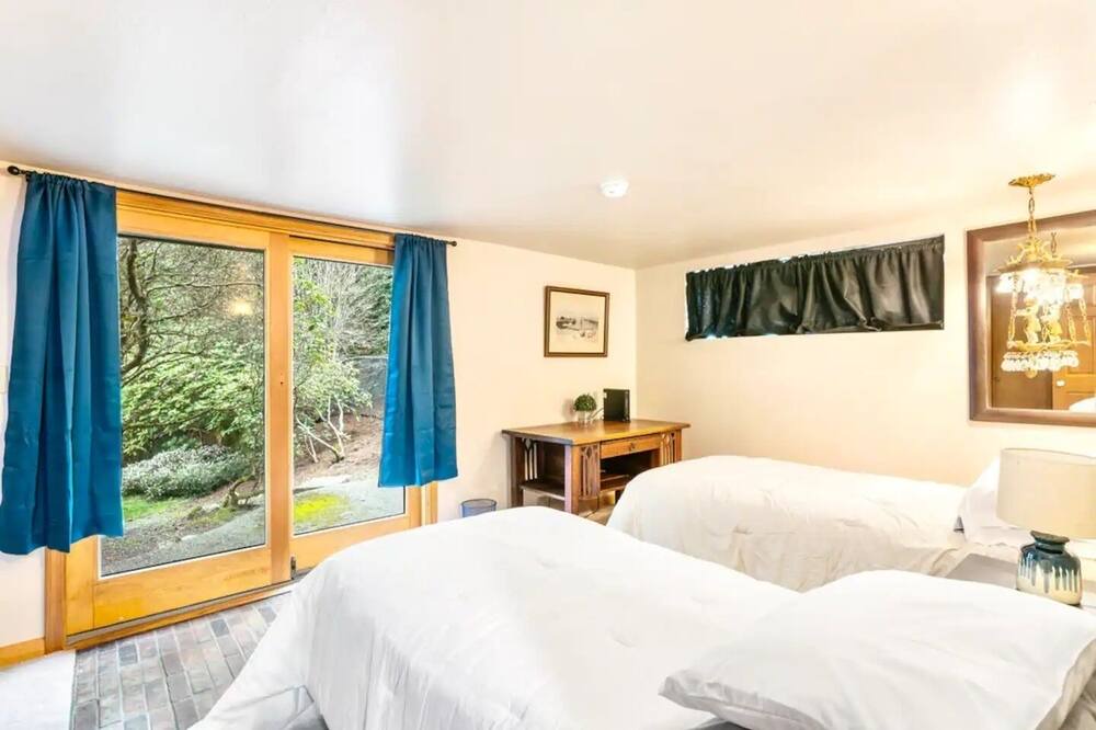 Photo of Bedroom in Poulsbo