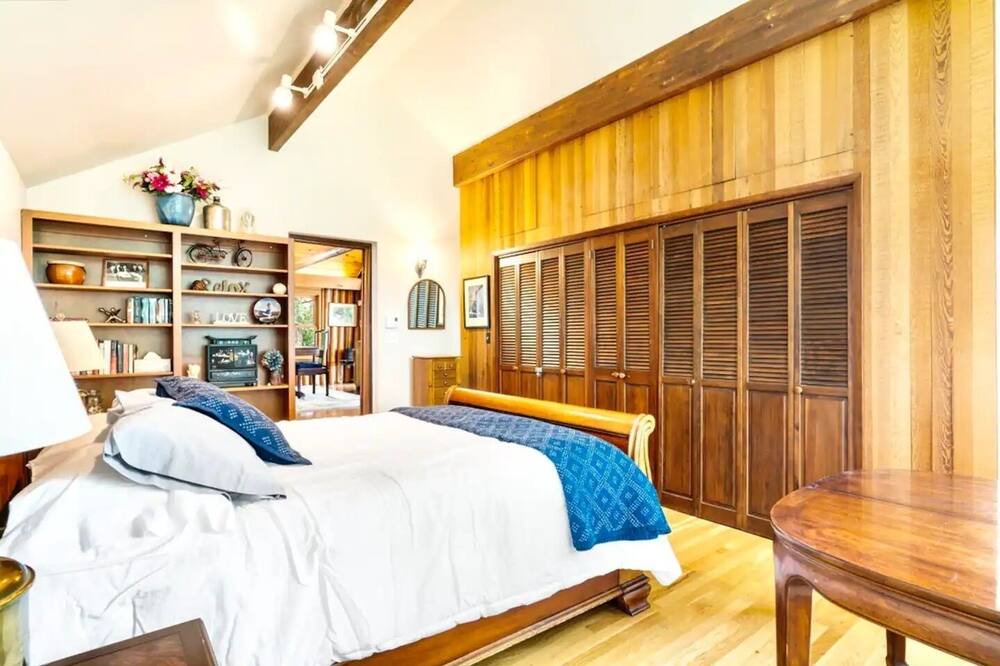 Photo of Bedroom in Poulsbo