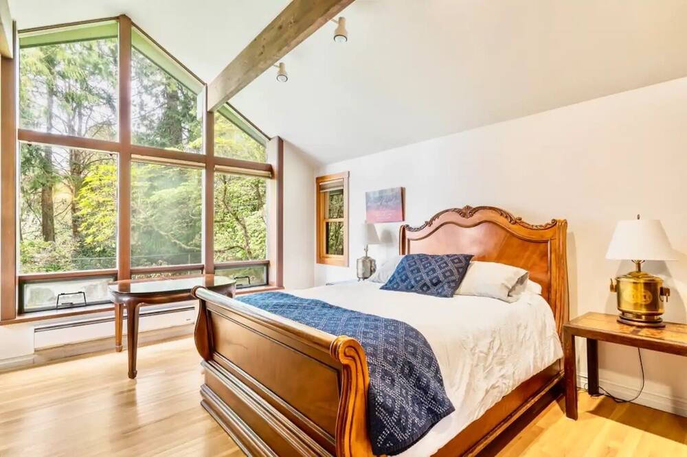Photo of Bedroom in Poulsbo