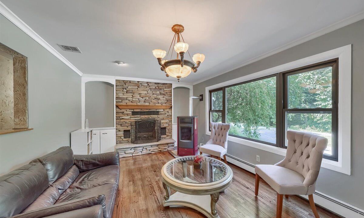 Photo of Livingroom in Burlingham