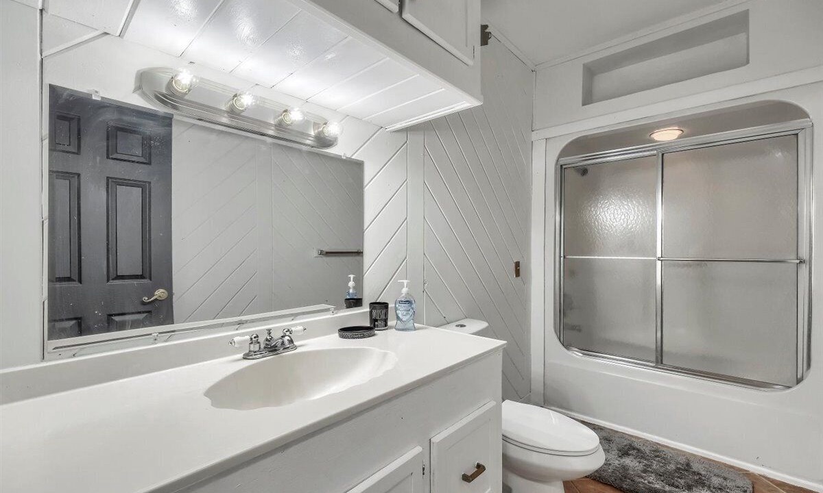 Photo of Others in Burlingham