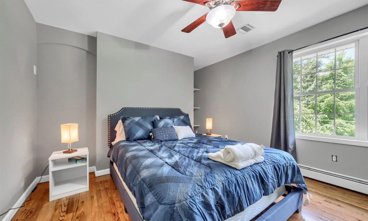 Photo of Others in Burlingham