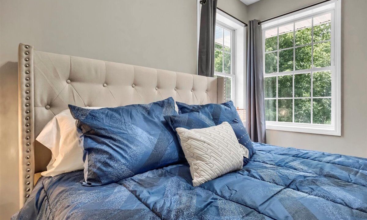 Photo of Others in Burlingham