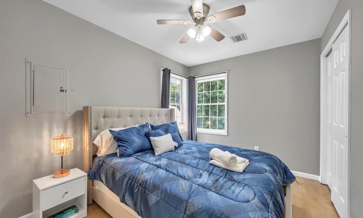 Photo of Others in Burlingham