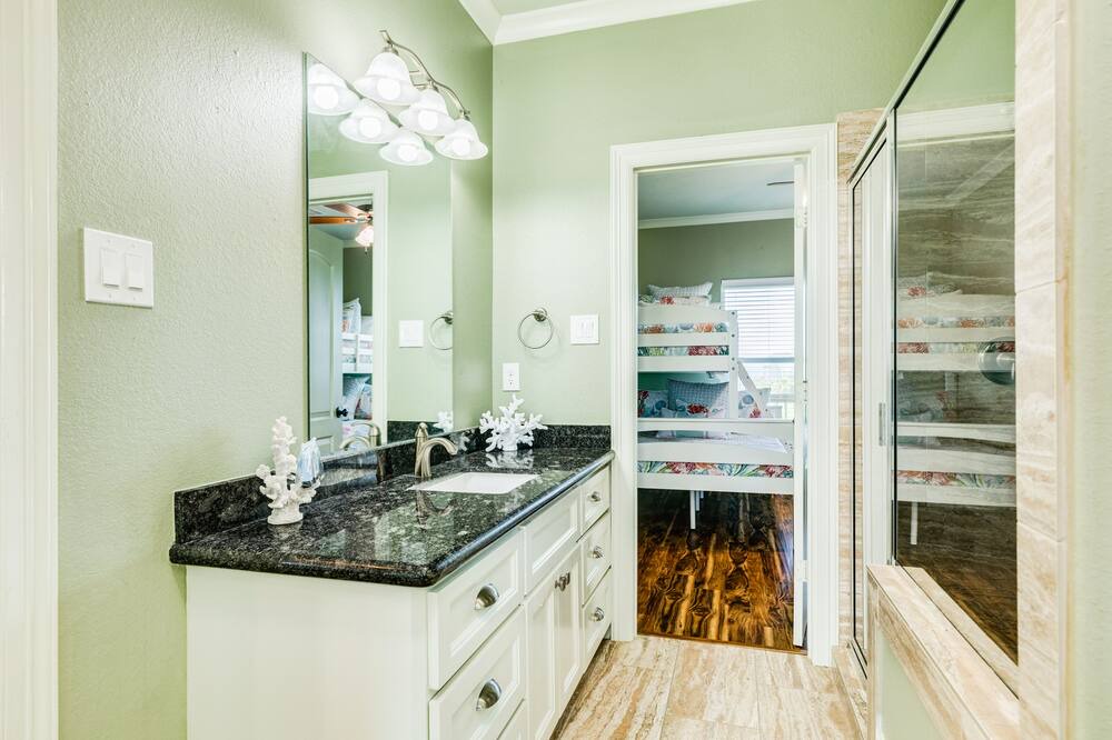 Photo of Bathroom in Pointe San Luis