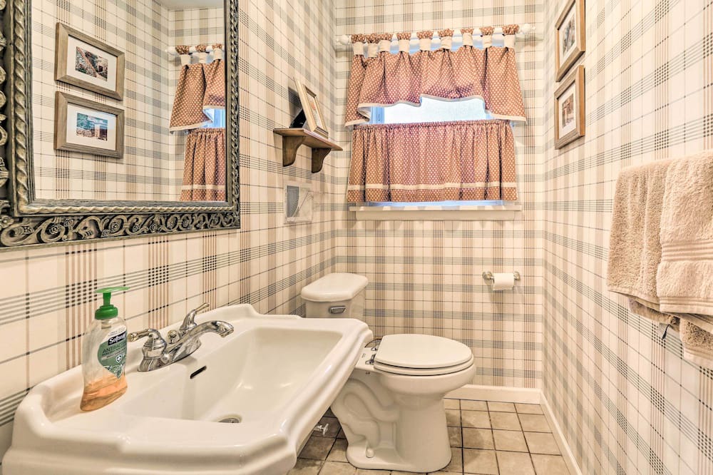 Photo of Bathroom in Glen Carbon