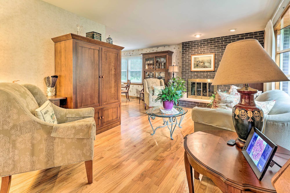 Photo of Livingroom in Glen Carbon