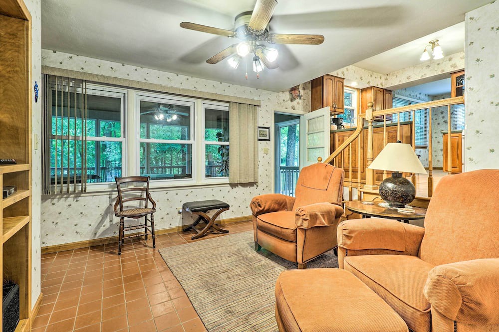 Photo of Bedroom in Glen Carbon