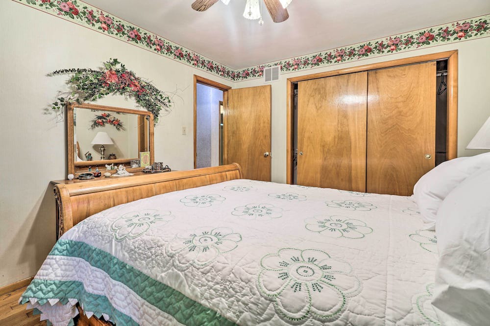 Photo of Bedroom in Glen Carbon