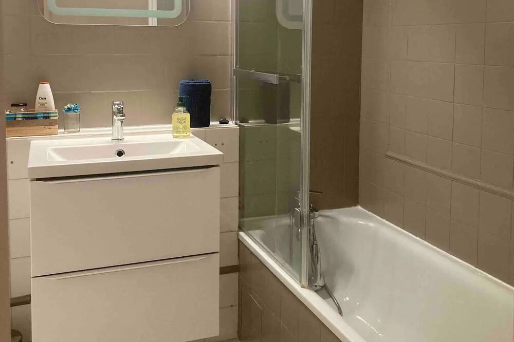 Photo of Bathroom in Alco