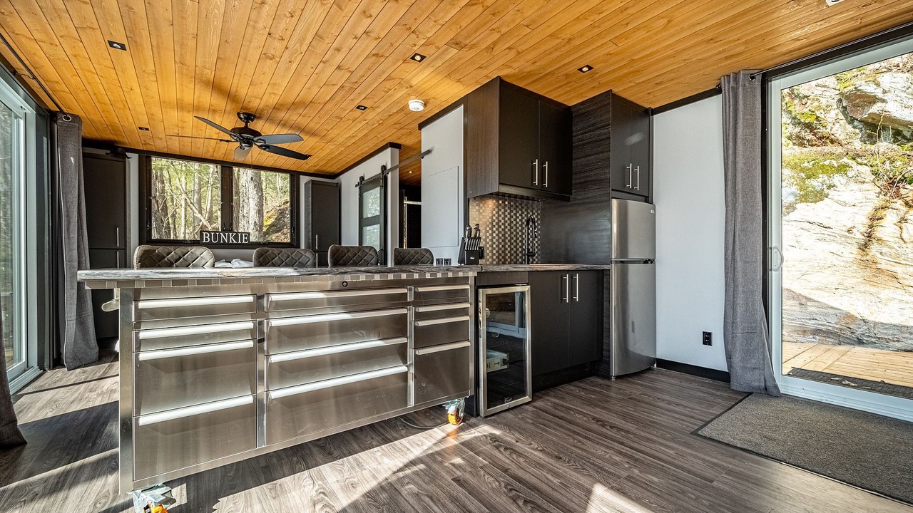 Photo of Kitchen in Algonquin Highlands