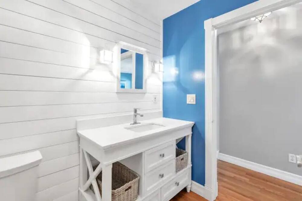 Photo of Bathroom in Black River