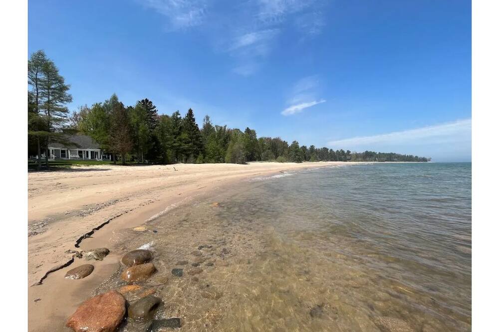 Photo of Others in Black River