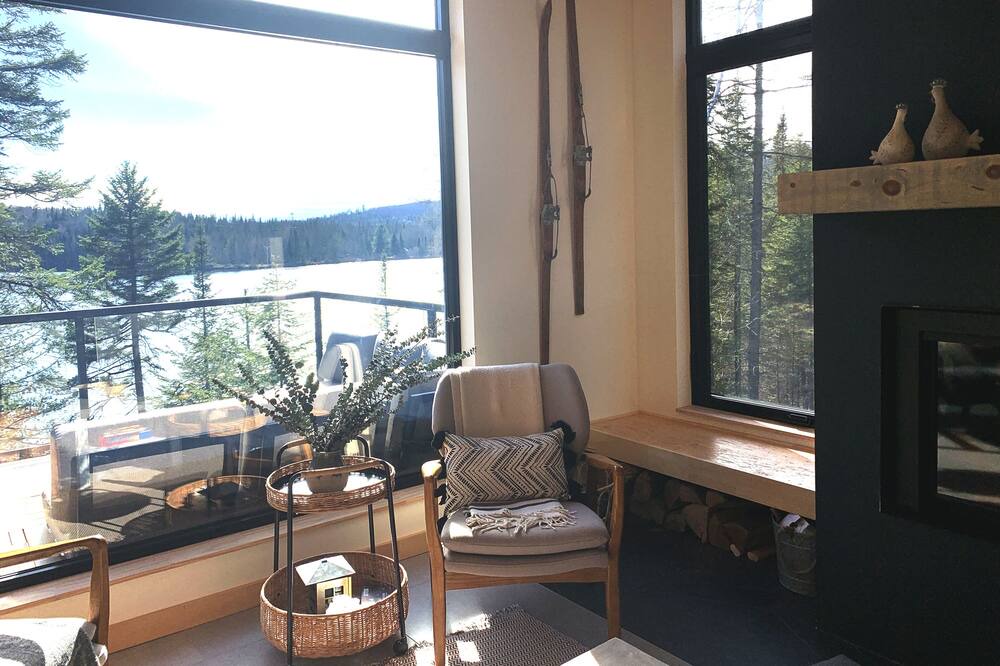 Photo of Livingroom in Sainte-Lucie-des-Laurentides
