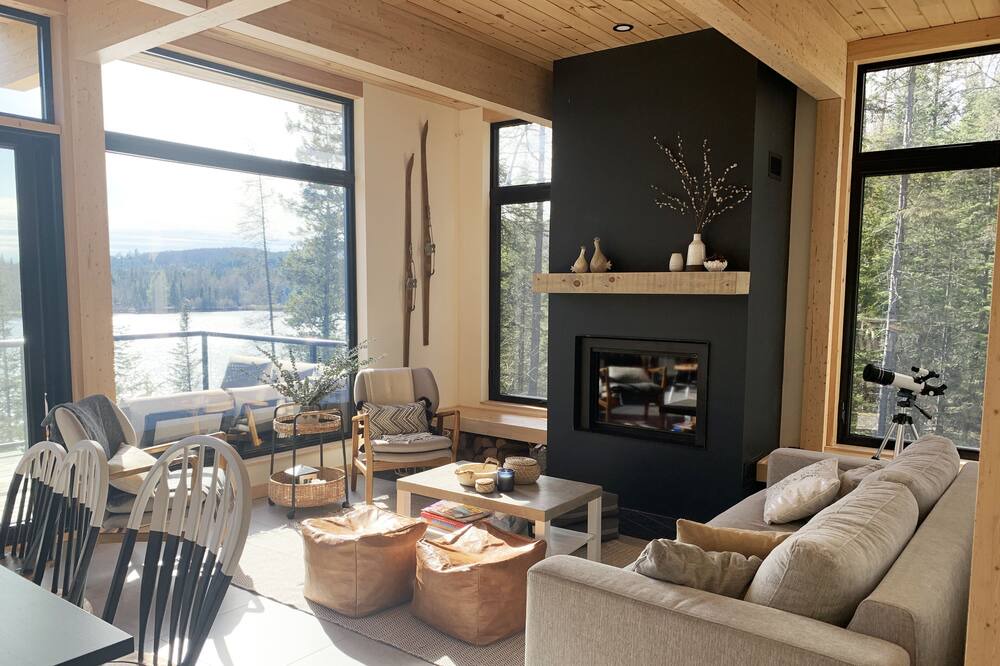 Photo of Livingroom in Sainte-Lucie-des-Laurentides