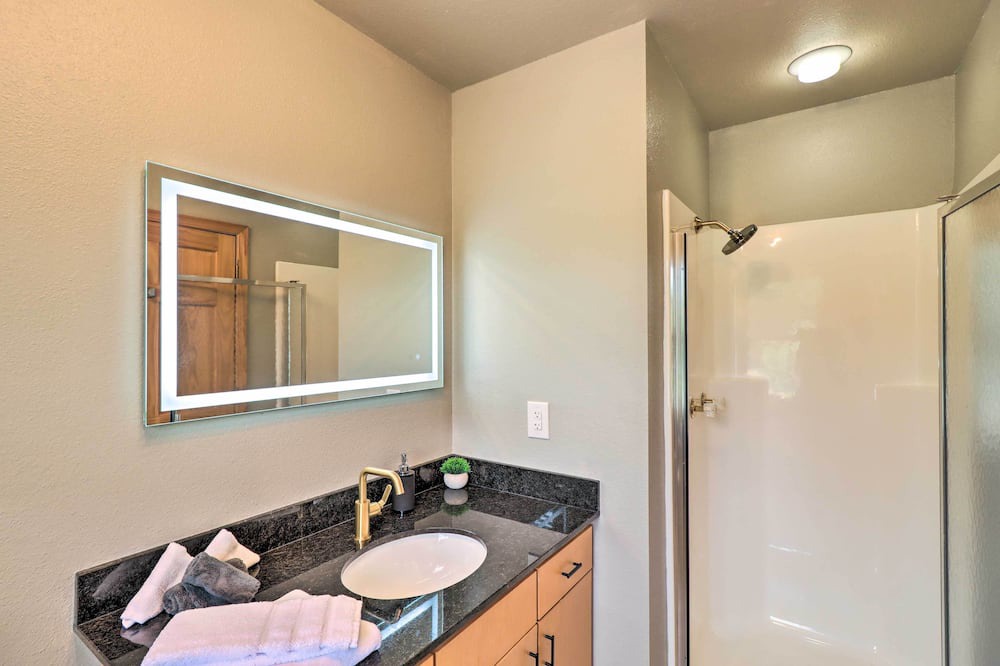 Photo of Bathroom in Cecil