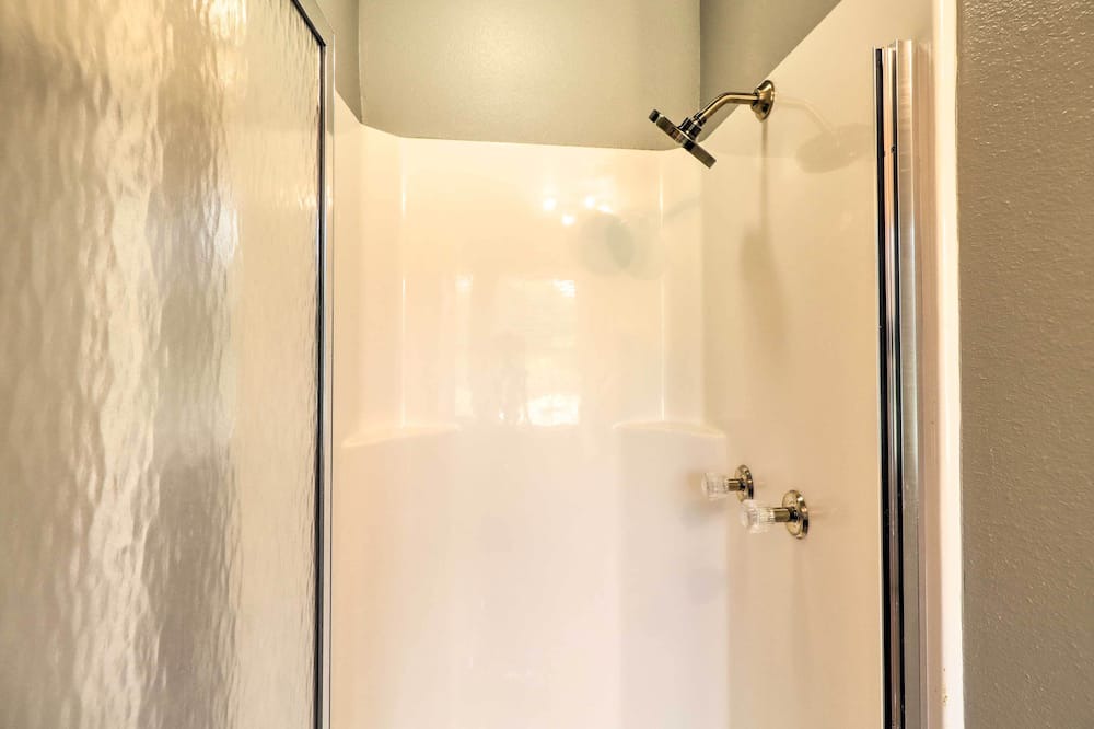 Photo of Bathroom in Cecil