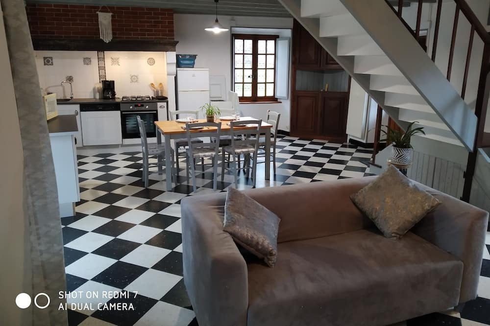 Photo of Livingroom in Mazeyrat-Aurouze