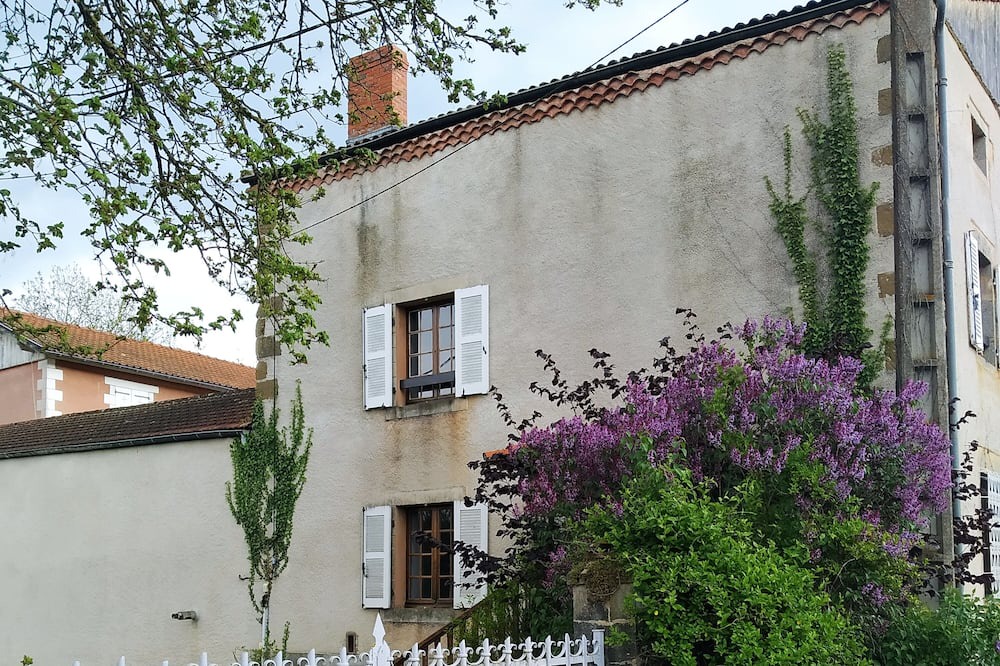 Photo of Outdoor in Mazeyrat-Aurouze