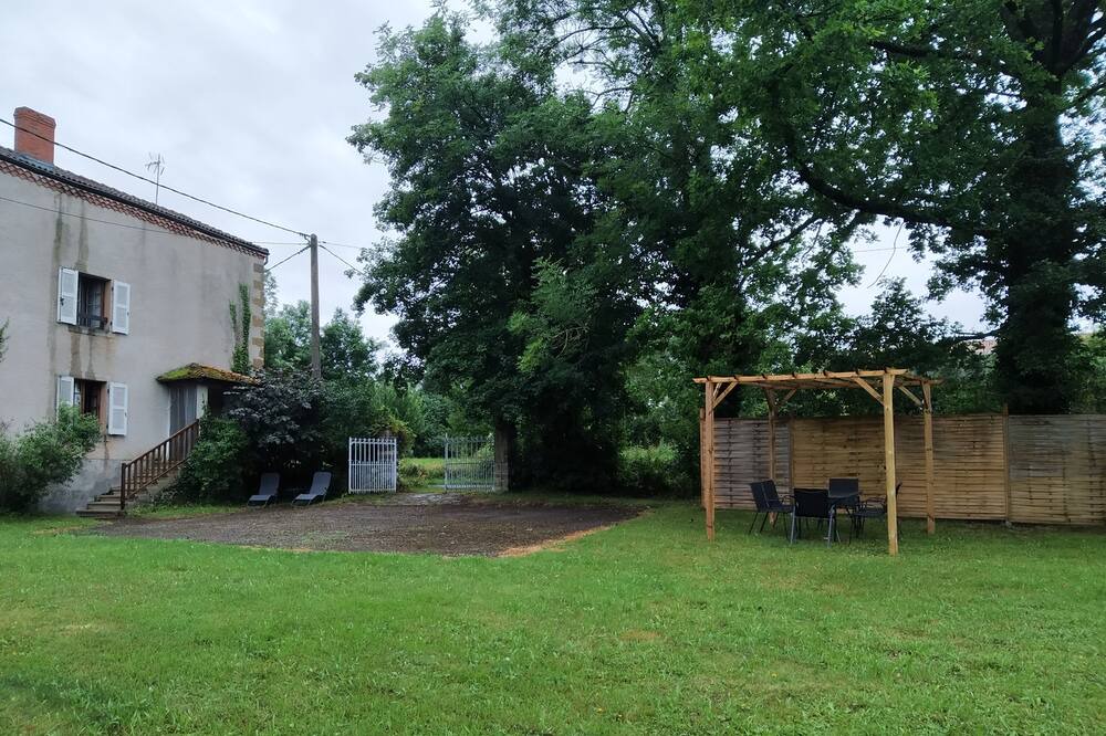 Photo of Outdoor in Mazeyrat-Aurouze