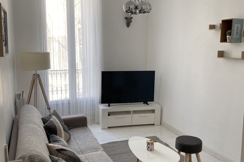 Photo of Livingroom in Les Arceaux