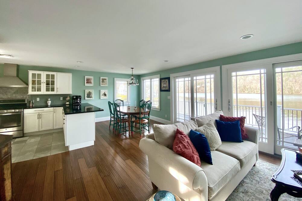 Photo of Livingroom in South Britain