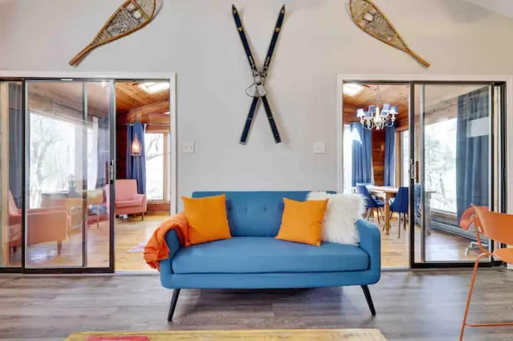 Photo of Livingroom in Briar Crest Woods