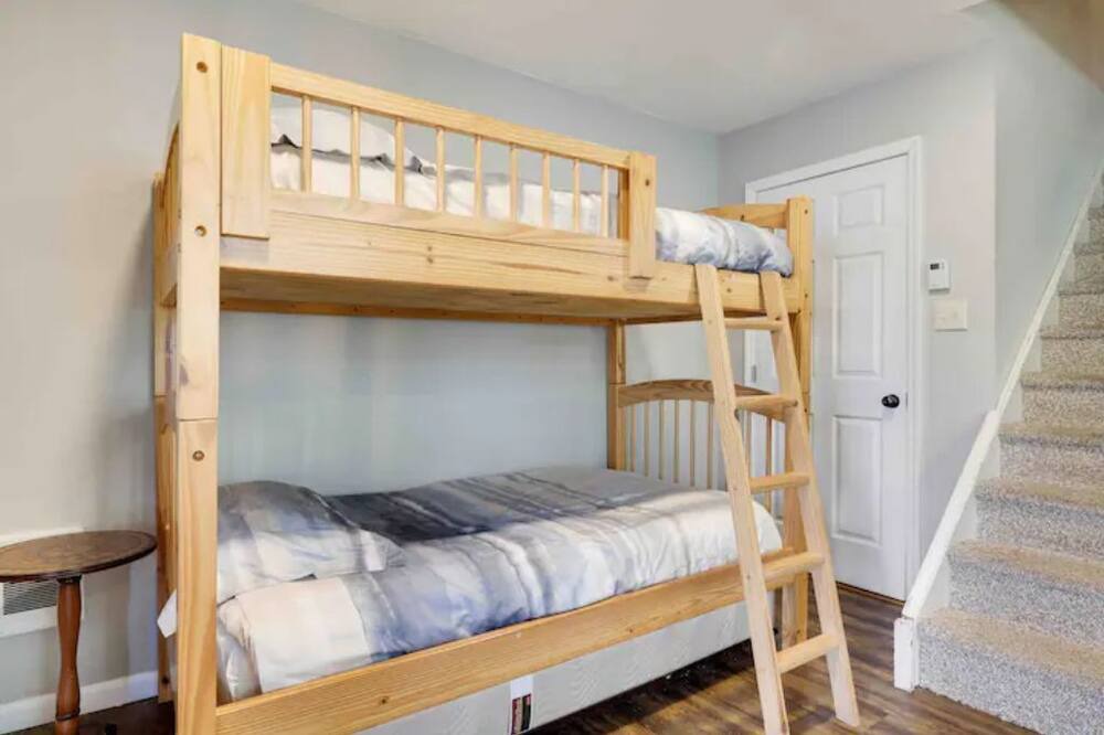 Photo of Bedroom in Briar Crest Woods