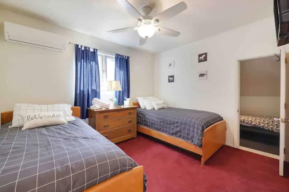 Photo of Bedroom in Briar Crest Woods