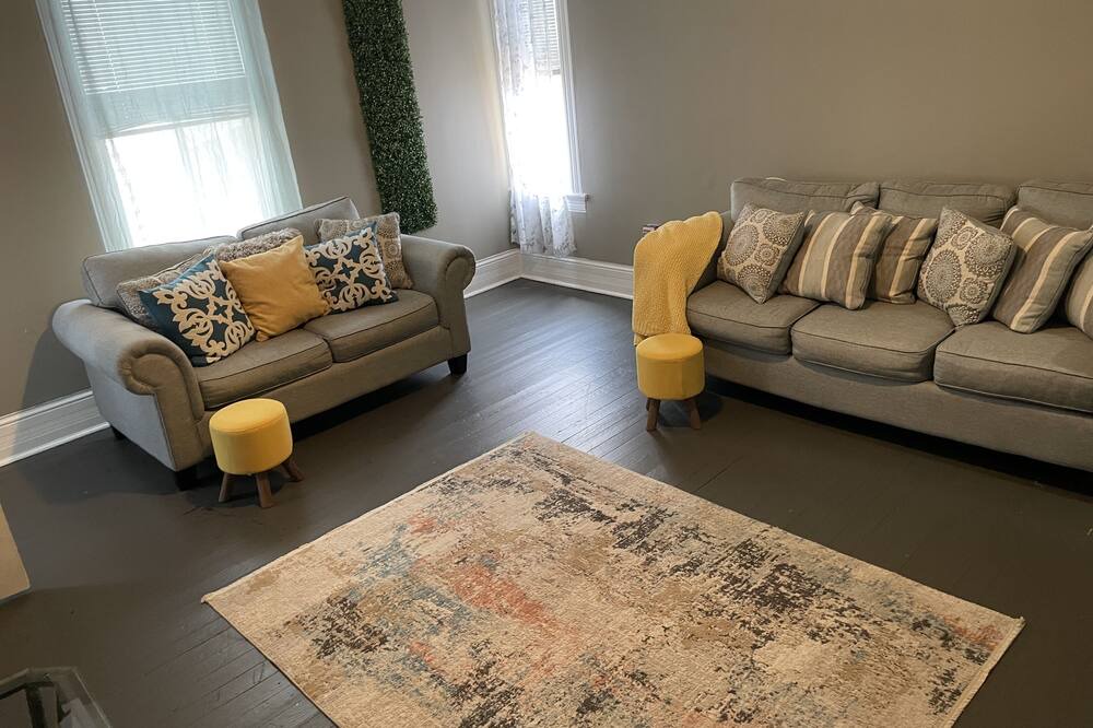 Photo of Livingroom in Macon