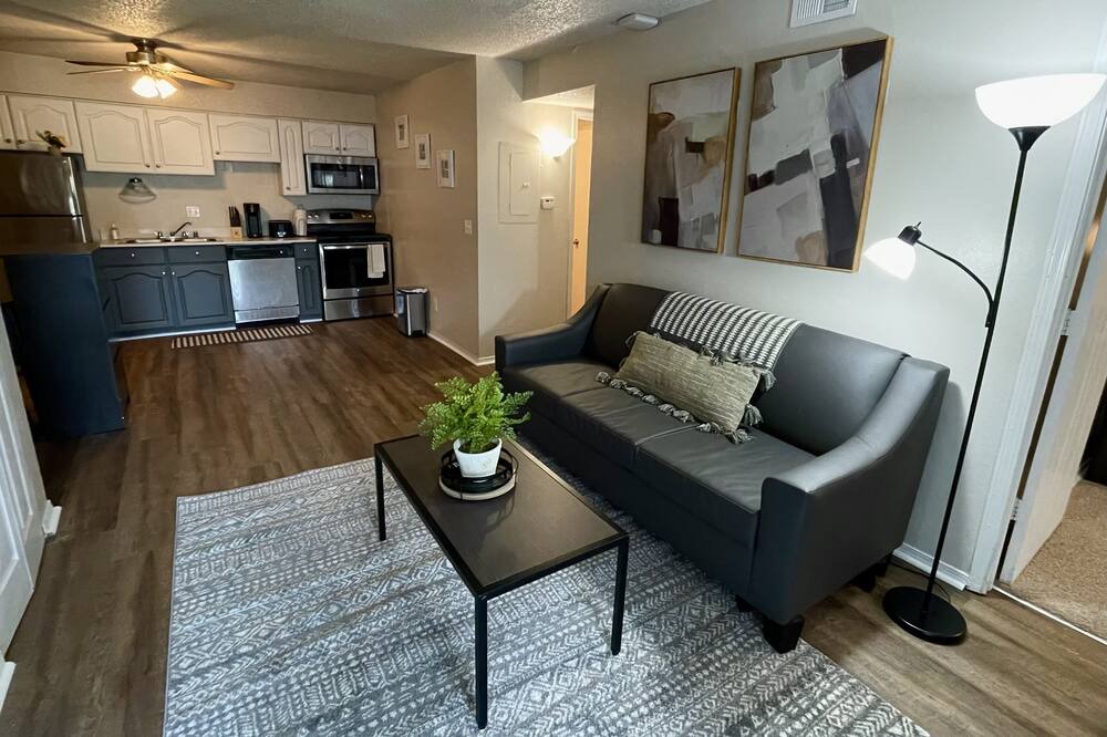 Photo of Livingroom in Lawrence