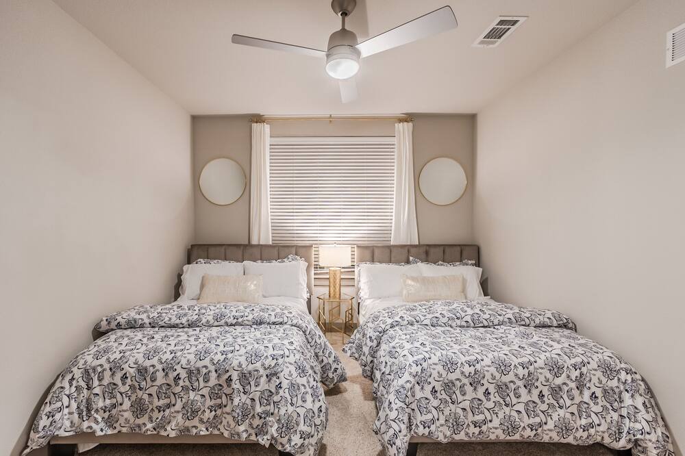 Photo of Bedroom in Farmers Branch