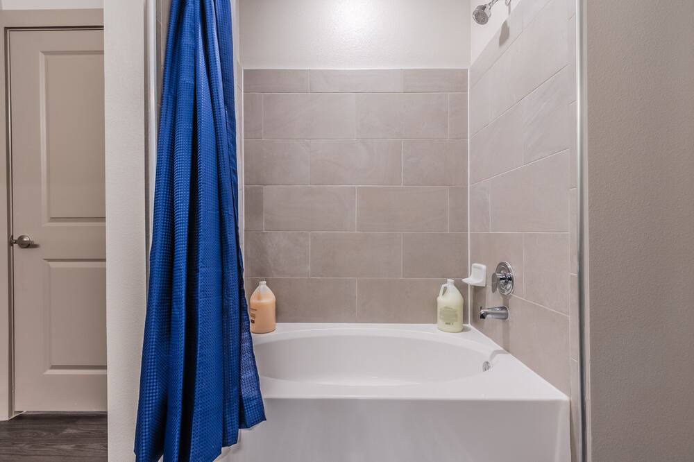 Photo of Bathroom in Farmers Branch