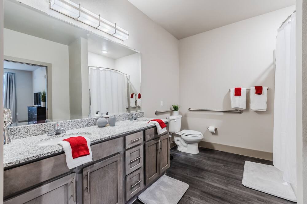 Photo of Bathroom in Farmers Branch