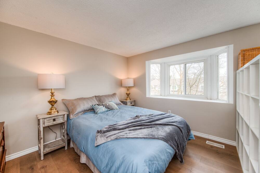 Photo of Bedroom in Victoria Hills