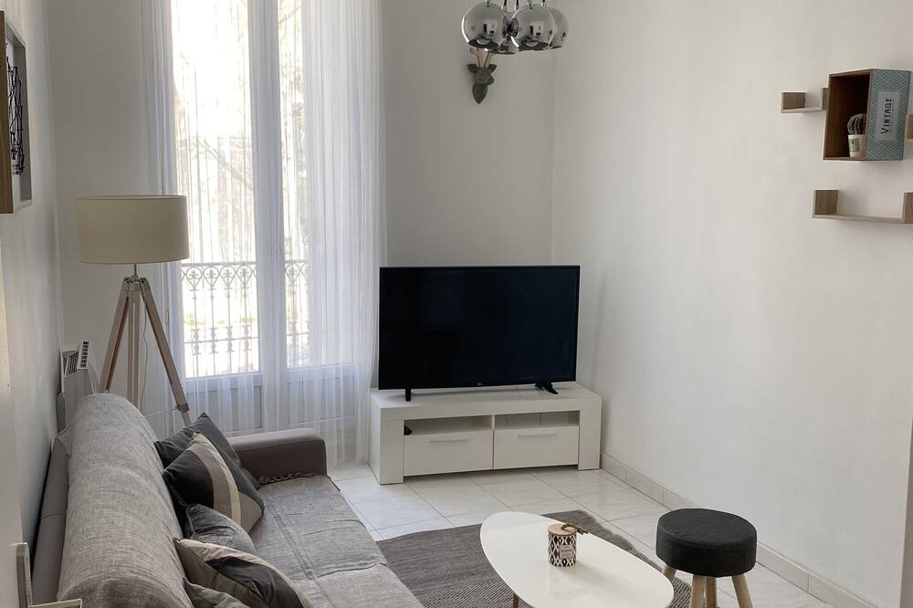Photo of Livingroom in Les Arceaux