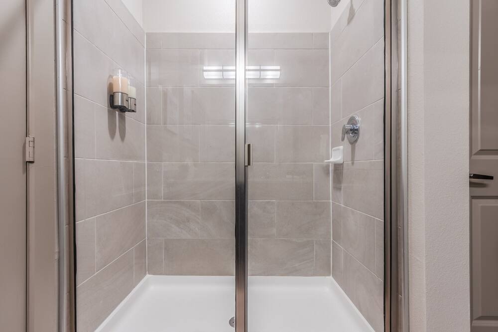 Photo of Bathroom in Farmers Branch