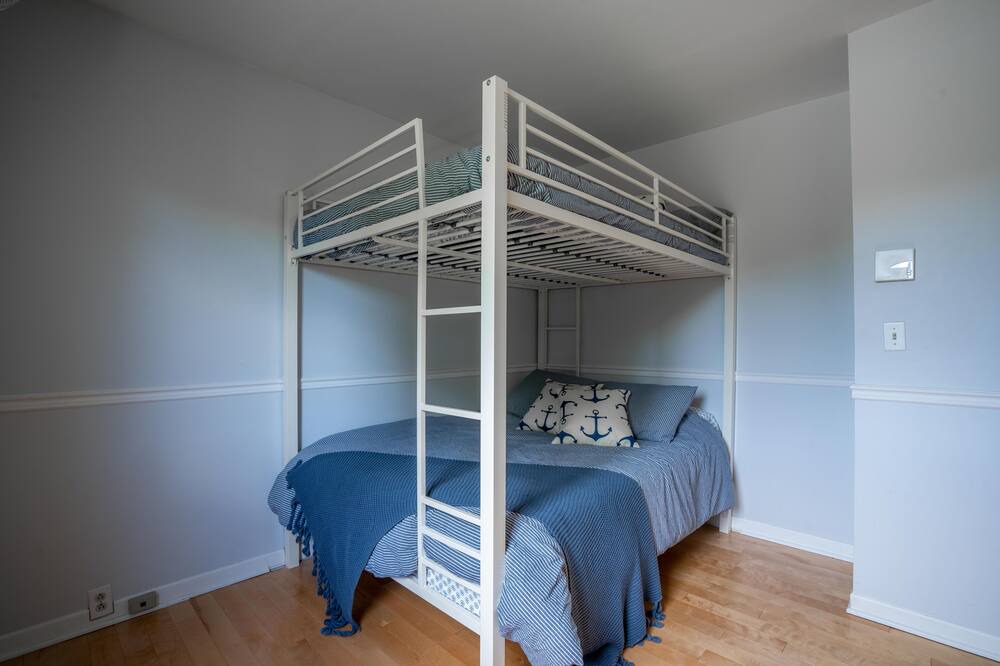 Photo of Bedroom in Saint-Andre-d'Argenteuil