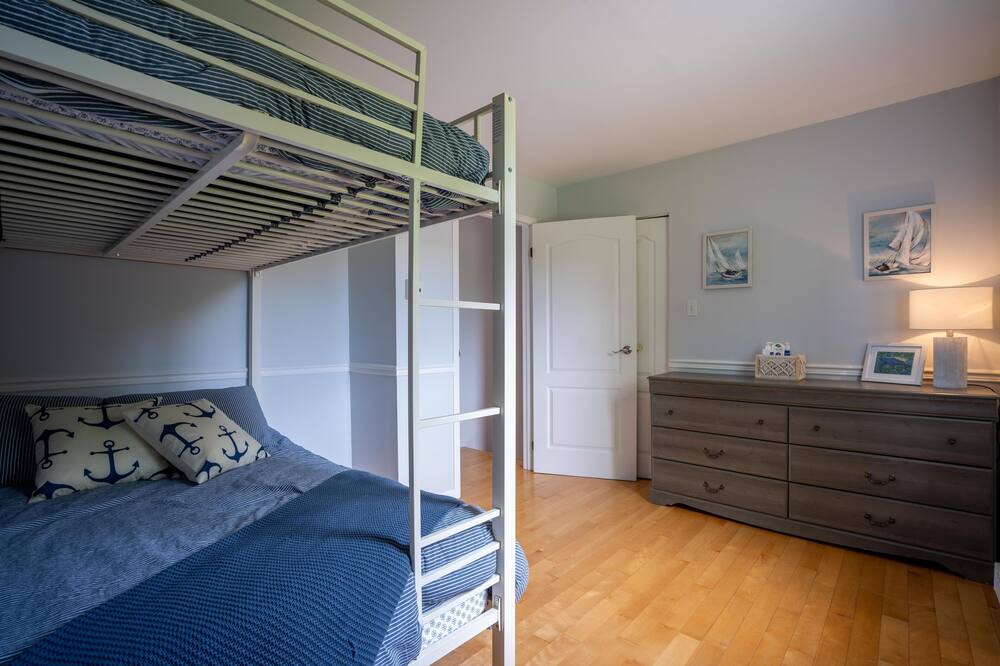 Photo of Bedroom in Saint-Andre-d'Argenteuil