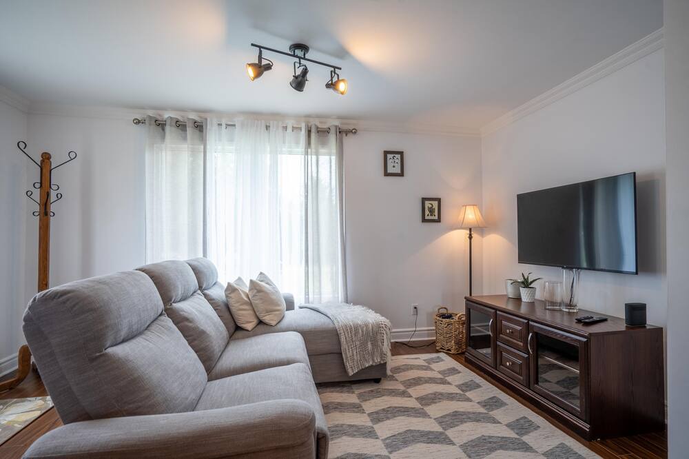 Photo of Livingroom in Saint-Andre-d'Argenteuil