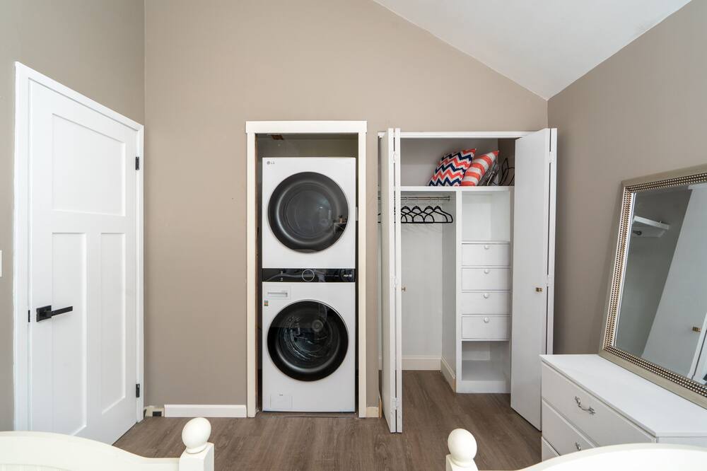 Photo of Bedroom in Lakeville