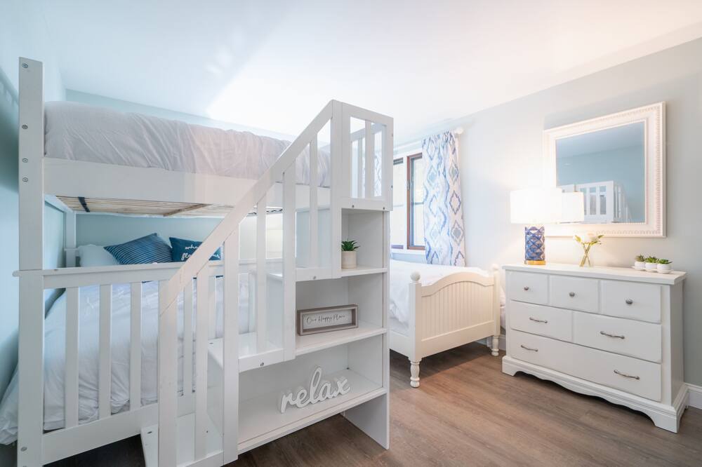 Photo of Bedroom in Lakeville