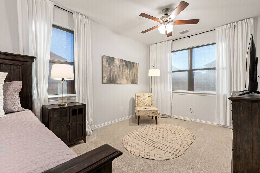 Photo of Bedroom in Aubrey