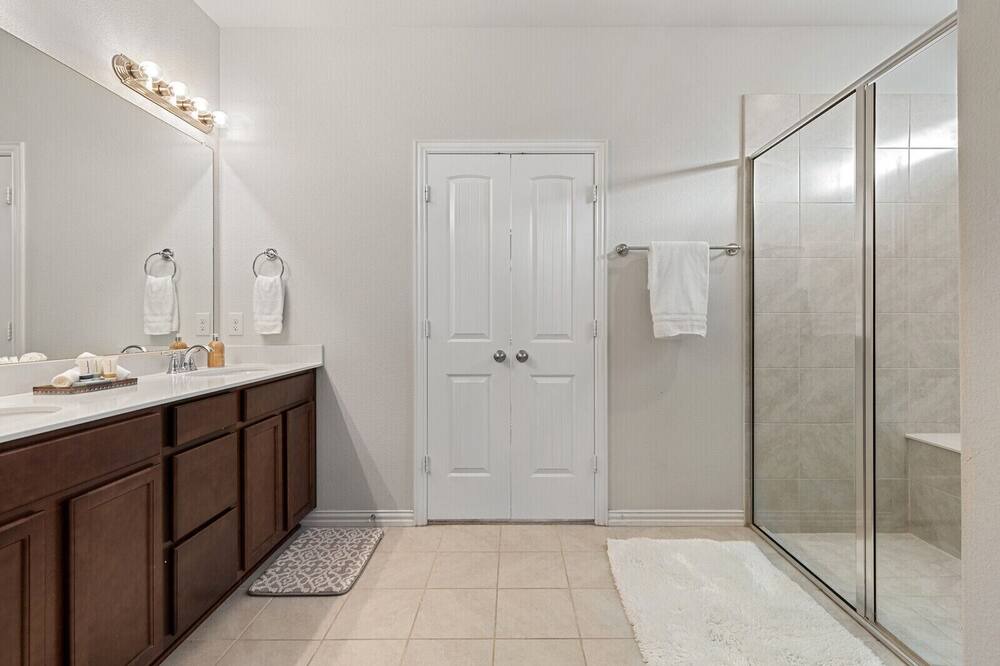 Photo of Bathroom in Aubrey