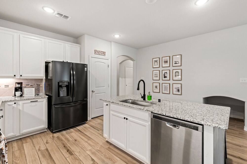 Photo of Kitchen in Aubrey